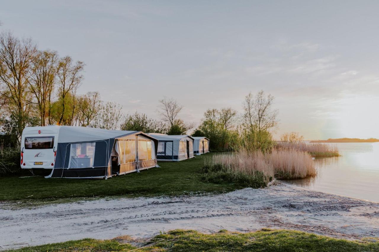 Holiday Caravan Holle Poarte ماكوم المظهر الخارجي الصورة